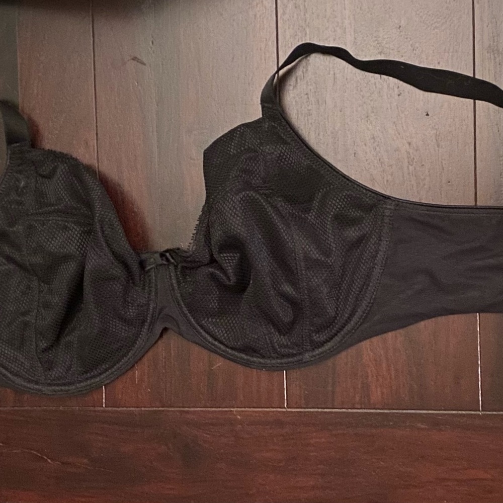 Chantelle bra. Black. Size 38DD